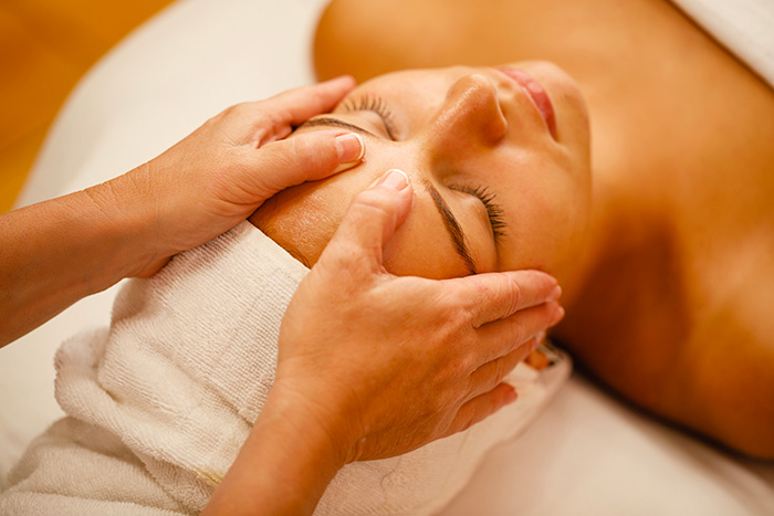Massage Visage Bonne Mine à domicile à Marrakech